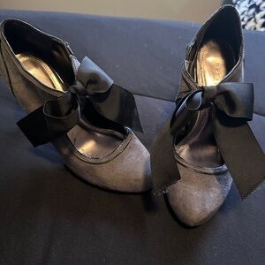 Metaphor Elegant Black Bow Heels